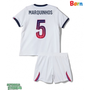 Paris Saint-Germain Marquinhos #5 Replika Babytøj Udebanesæt Børn 2026-27 Kortærmet (+ Korte bukser)